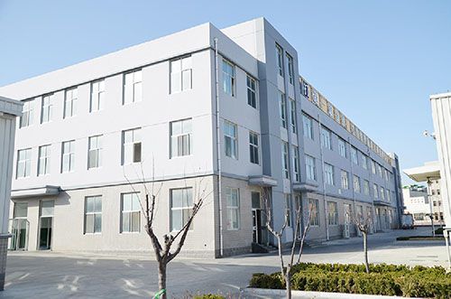 公司本著以人為本、誠(chéng)信待人的理念，培養(yǎng)造就了一批專業(yè)人員